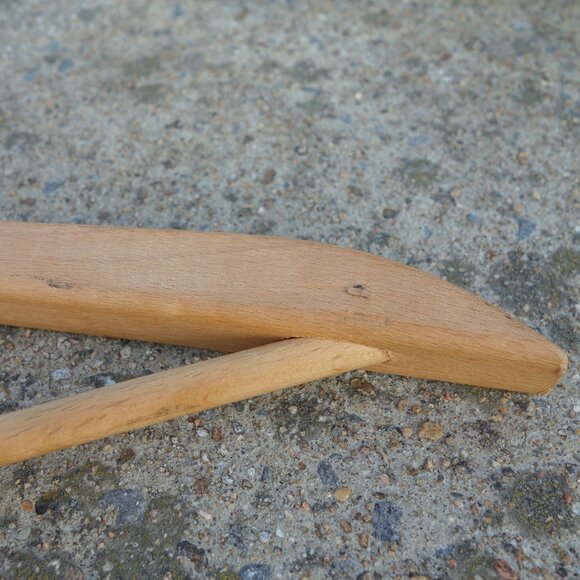 Vintage Ambassador Washington's 500 Room Downtown Hotel Wood Hanger - Picture 11 of 14